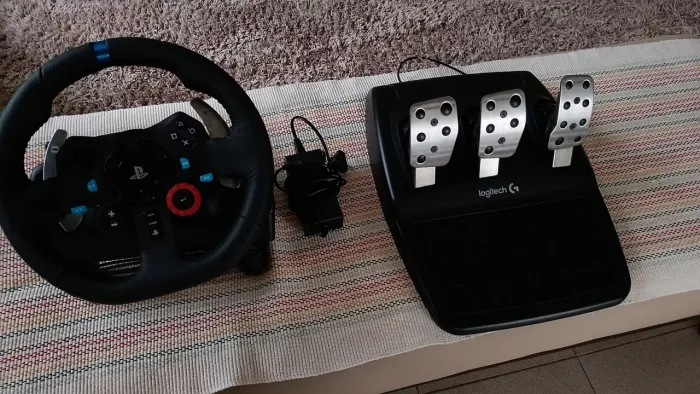 Volante Logitech G29 com Pedais - Perfeito Estado (PS / PC)