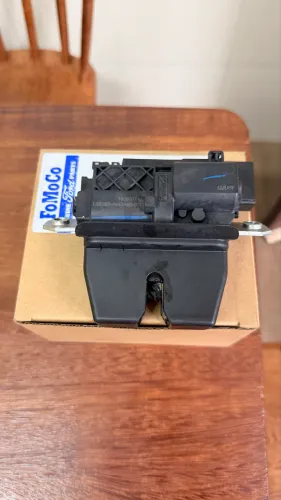 Fechadura de Porta-Mala Ford Ka 2020