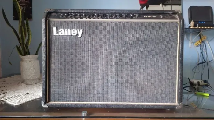 Amplificador Laney LV300 Twin