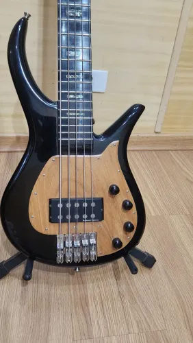 Contrabaixo 5 cordas - Luthier 