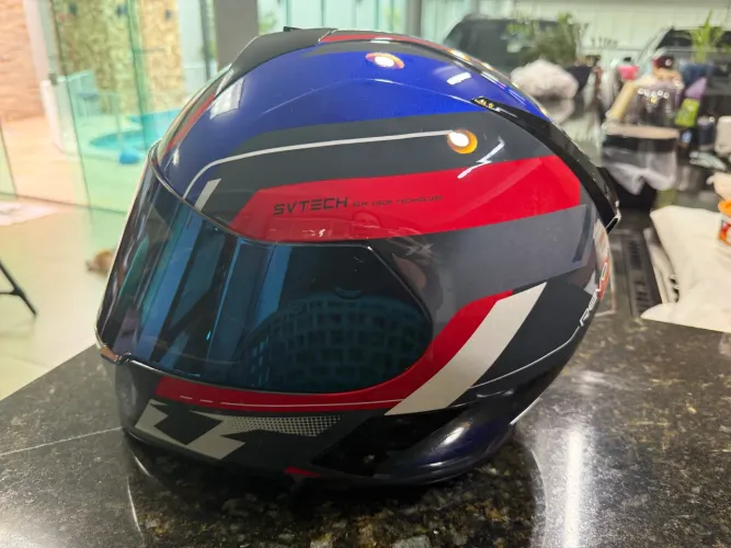 Capacete sem uso, lindo!