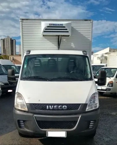 Iveco 35s14 refrigerada ano 2016