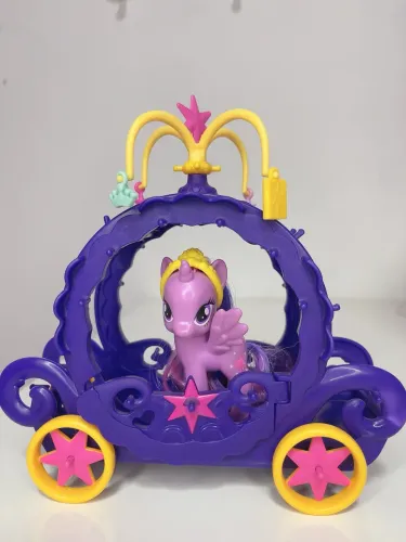 My Little Pony - Cutie Mark Magic Princess Twilight Sparkle Charm Carriage Hasbro (USADO)