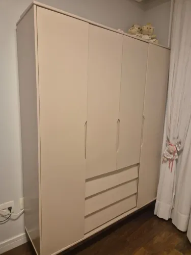 Guarda roupa e cômoda infantil