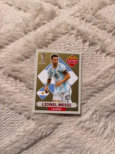 Figurinha Lionel Messi legend extra sticker ouro