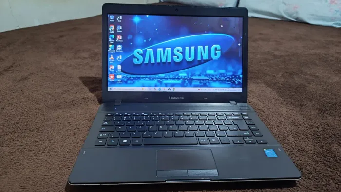 Notebook Samsung CORE i3 RAM 4GB SSD 128 GB