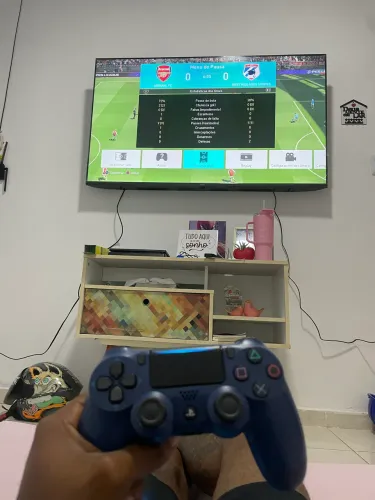 Ps4 slim 500 gb funcionando perfeitamente dois jogos incluso