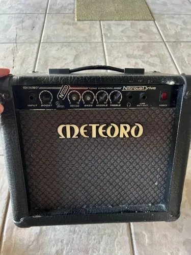 Cubo P/ Guitarra Meteoro Nitrous Drive 15W