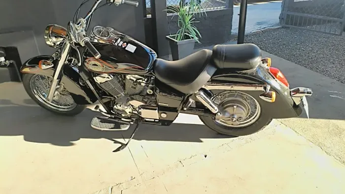 Shadow 750 