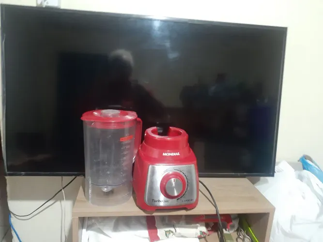 Vender uma TV Samsung 59 polegadas esmart 4k,  é 1 liquidificador Mondial Turbo Lidivicado
