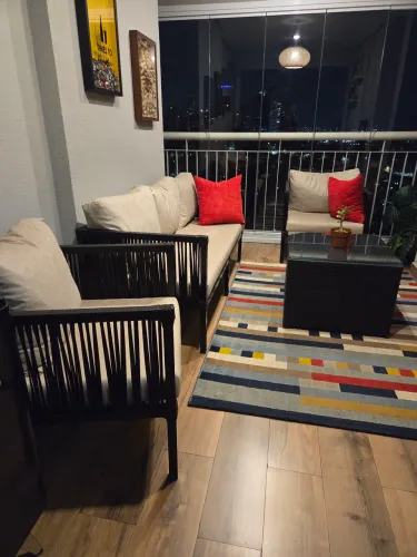Conjunto sofá varanda com mesa