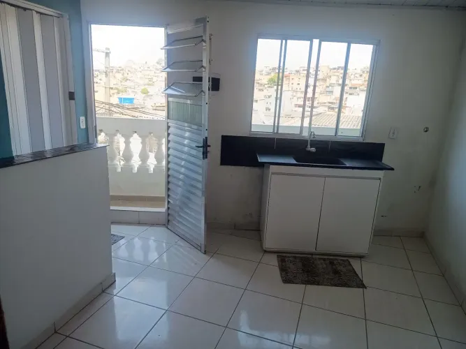 Aluga-se 2 cômodos-Semi independente para casal sem filhos e sem PET. R$ 780,00 Grajaú/ZS