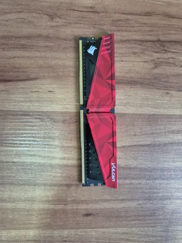 Memória RAM 8GB Vulcan Pichau DDR4 3200