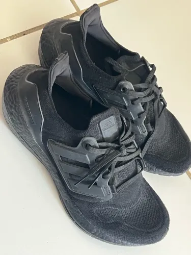 Tênis adidas de alta performance