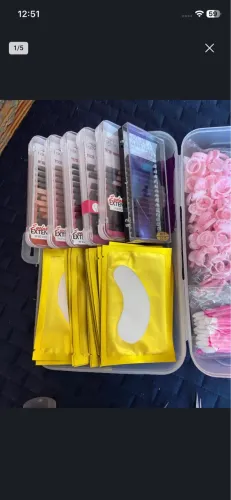 Kit material pra extensão de cílios e maca pra cílios