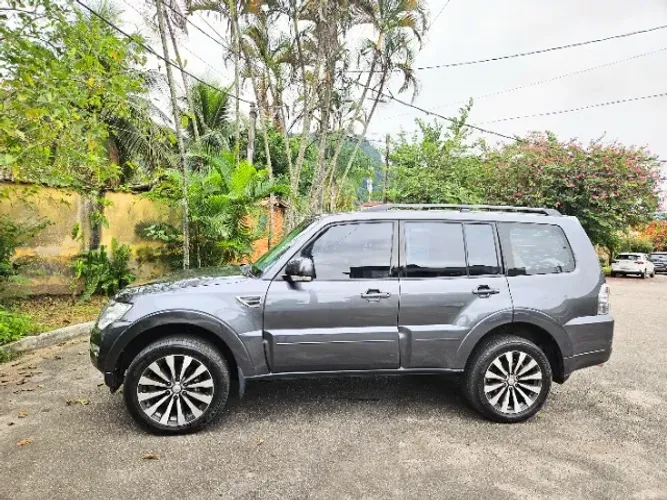 Mitsubishi Pajero HPE Full 3.2 4X4 T.i.dies. 5P AUT 2019
