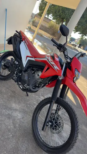 XR TORNADO 300L 2025 (Apenas 1.715 km)