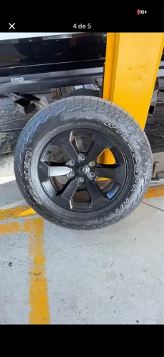 Jogo Pneu original dodge ram rebel  275/65/18