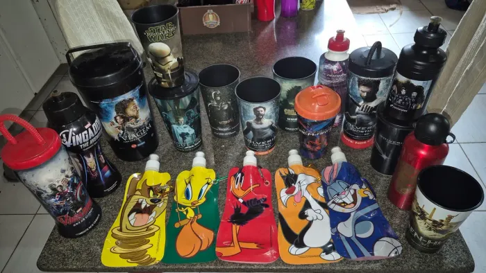 Kit Completo Copos Cinema + Garrafas + Infantil (Marvel, Star Wars, Looney Tunes)