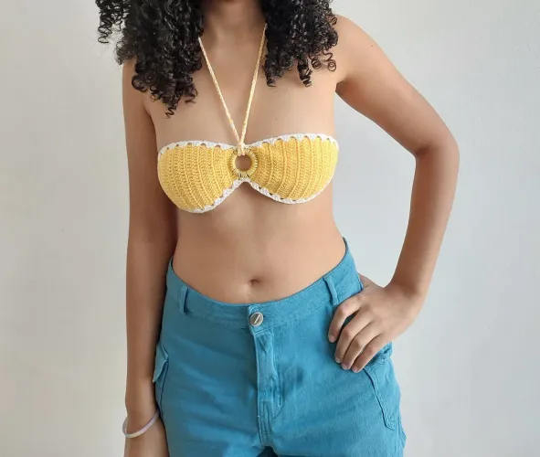 Top de crochê com argola central