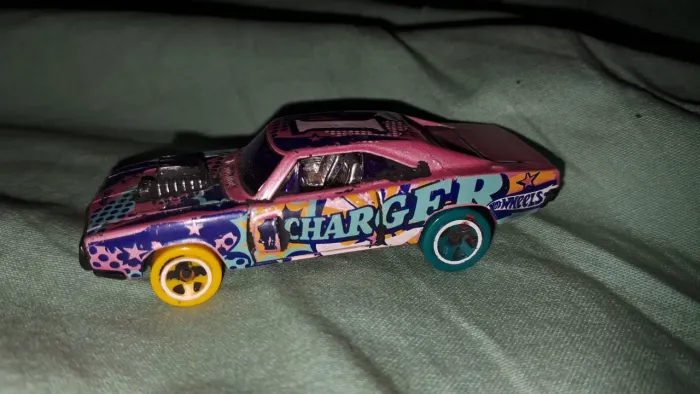 Carrinho Hotwheels Dodge Charger