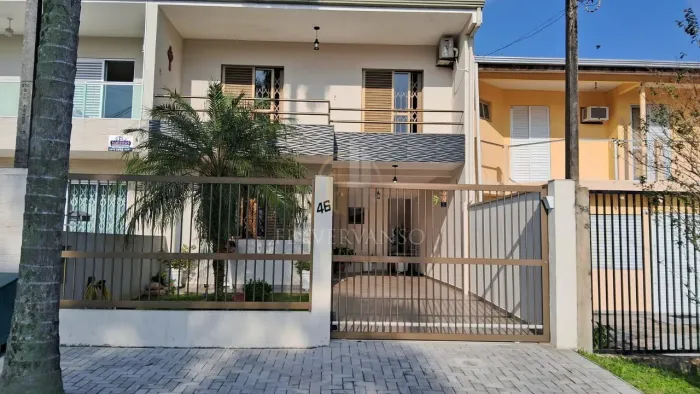 Sobrado em Centro - Guaratuba, PR