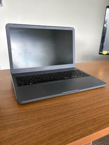 Notebook Samsung i3 16GB RAM SSD 447GB 