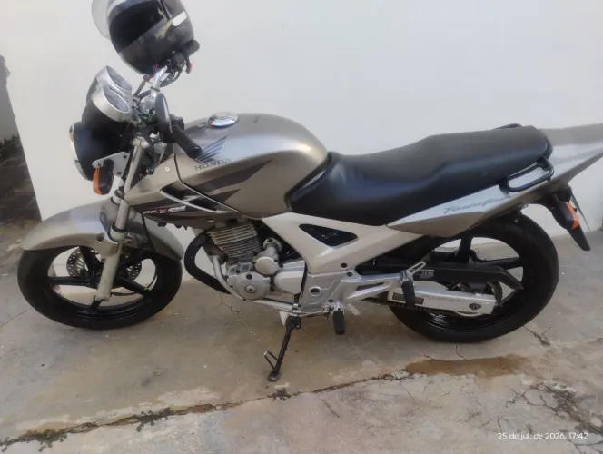 Moto Twister 