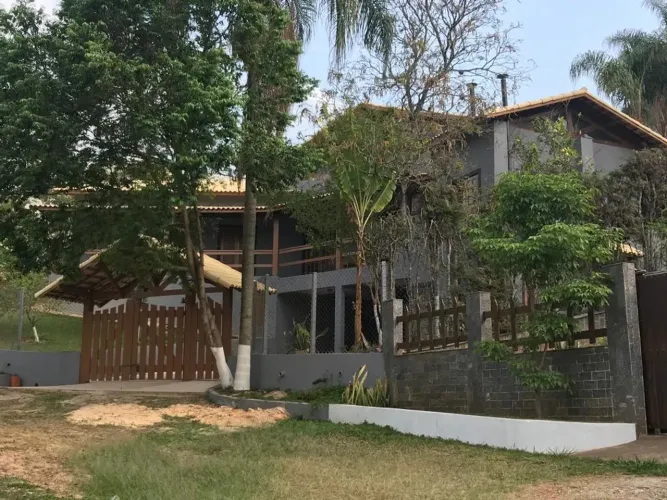 Casa de condomínio para venda tem 1200 metros quadrados com 3 quartos em Mairinque - Mairi