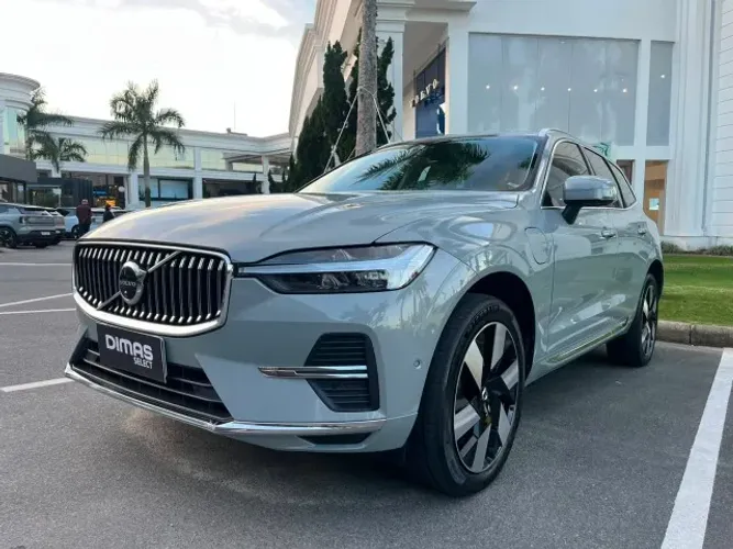 Volvo XC-60 T-8 Ultimate 2.0 AWD (híbrido) 2024