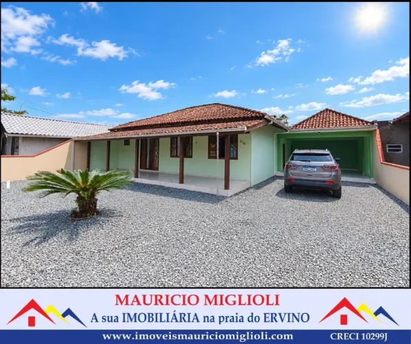 Casa em região central na Praia do Ervino