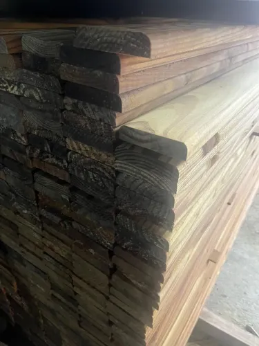 Deck de pinus tratado