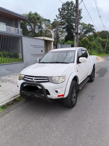 Mitsubishi L200 Triton GLS 3.2 CD TB Int.diesel MEC 2013