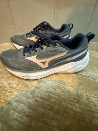 Mizuno feminino Softierfoam excelente estado usado 2 vezes