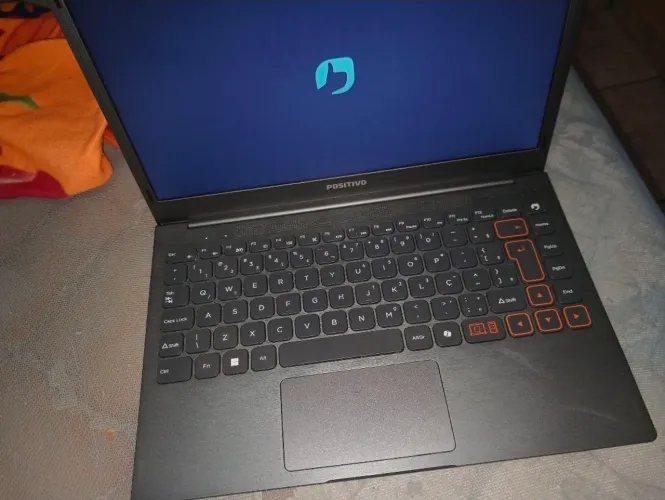 Notebook positivo vision C14-128GB impecável/tela 14" HD/ ideais p/ estudo e trabalho