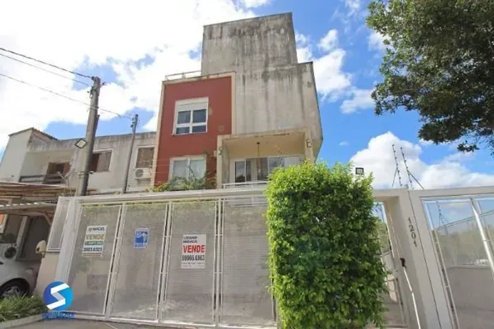 Casa Condominio em Porto Alegre, no bairro Ipanema, com 2 dormitório(s), e 2 ban