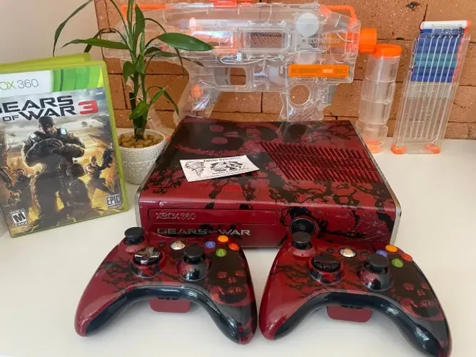 Xbox 360 Edição Limitada Gears Of War + 2 controles + Hd 320 GB + Desb. LTU - Somos Loja!!