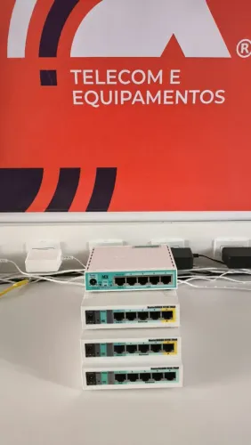 Mikrotik hex RB750Gr3 + 3 RB951Ui-2HnD