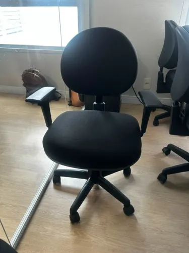 Cadeira executiva Ergonômica Giratória