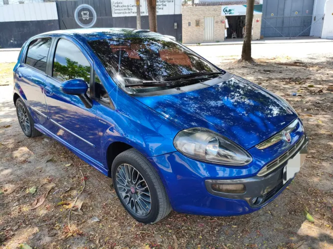 Fiat Punto Sporting 1.8 Flex 8v/16v 5P 2014