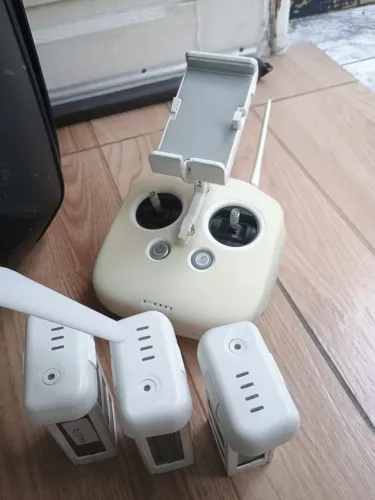 Drone DJI Phantom 3 Pro (leia o anúncio)