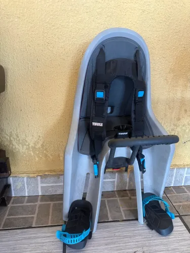 Cadeirinha falta a parte q apoia