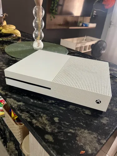 Xbox One S Liga E desliga 