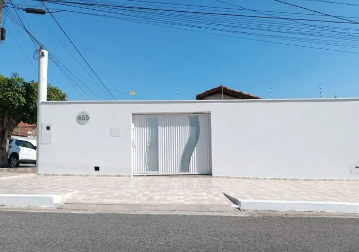 Casa ampla de esquina à venda - Jardim Acácia | Feira de Santana/BA