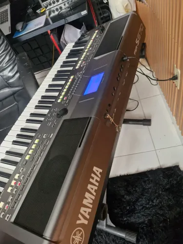Teclado yamaha psr s 670
