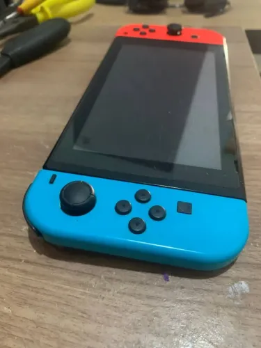 Nintendo Swittch 1  V2 Desbloqueado com chip Completo caixa original com dock