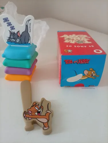 ALÔ ALÔ COLECIONADOR Conjunto de brinquedo Tom e Jerry McDonald's 85 anos