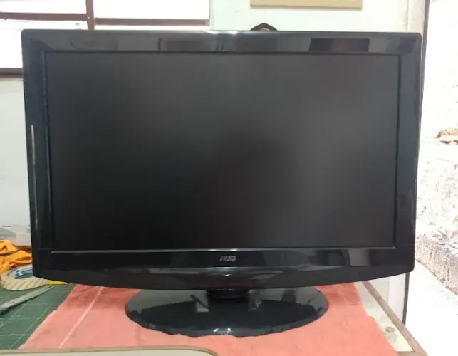 TV AOC e MONITOR 26 POl. com Conversor Digital