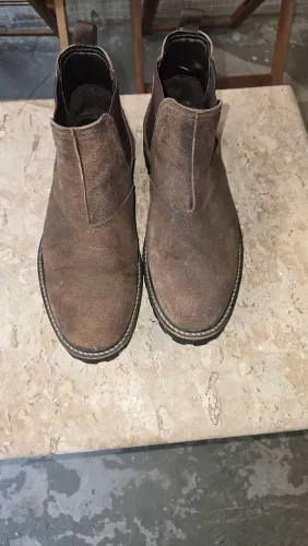 Botas da marca democrata masculino tamanho 41 pouco tempo de uso
