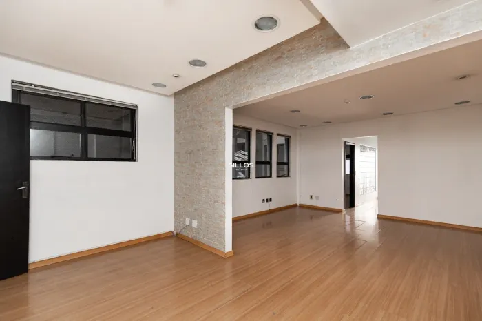 Sala comercial com 140 m² para alugar no Centro de Curitiba